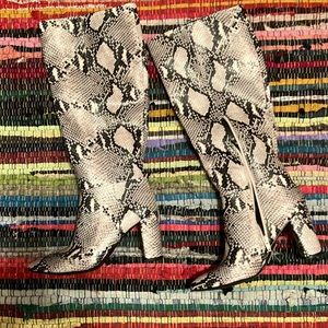 NWT faux snake skin boots🐍